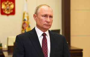 Путин наградил Захарову и Небензю орденами Почета